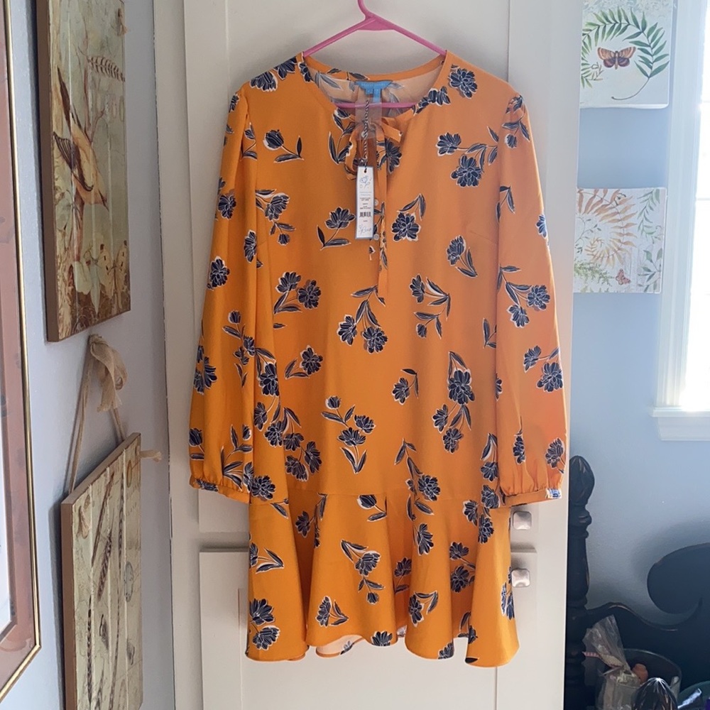 Draper James NWT- Women’s “Roseanne” Marigold shift dress. Size Large